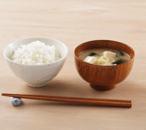 ご飯と味噌汁