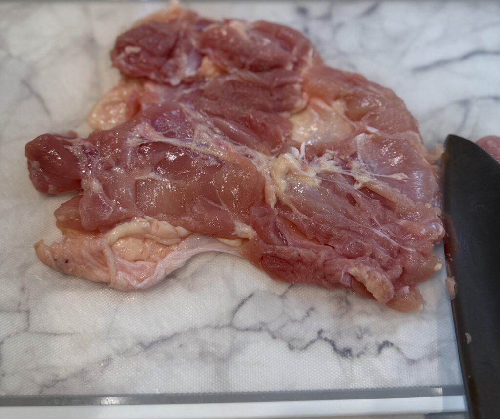 鶏肉を平らにする