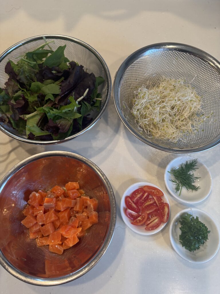 サーモンサラダ材料