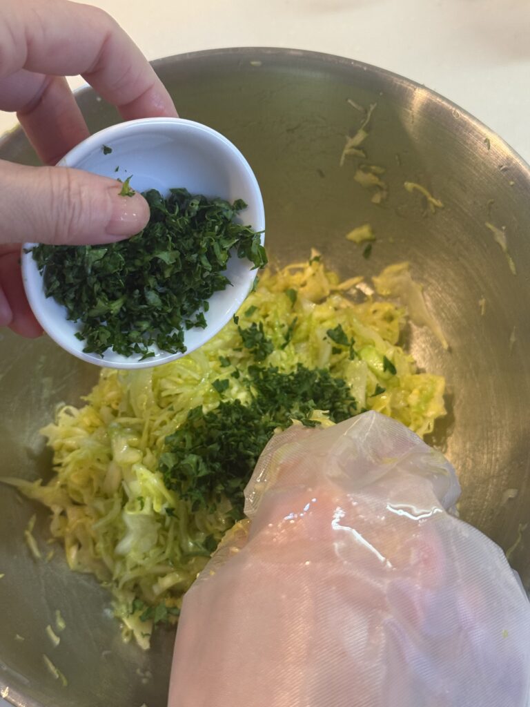 パセリを混ぜる