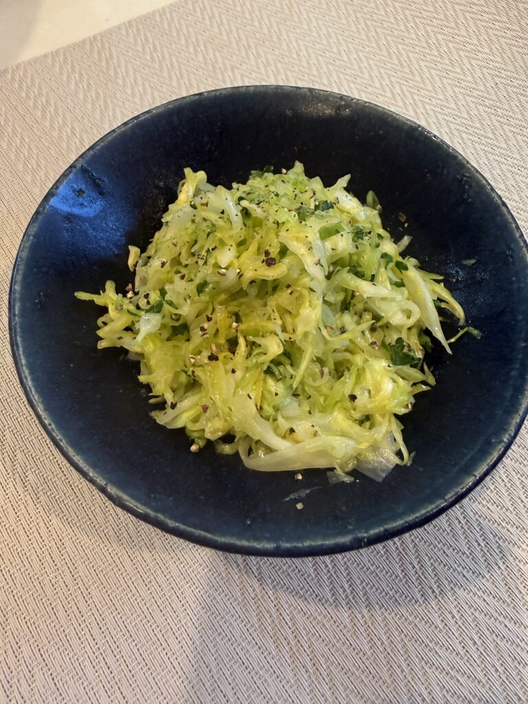 ブラックペッパーをかける